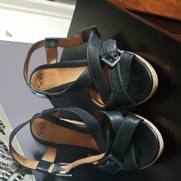 11W Black Leather Wedges - Picture 1 of 6